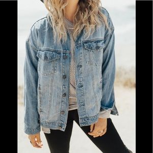 “Hunter” Vintage Women’s Jean Jacket, Med Wash (M)